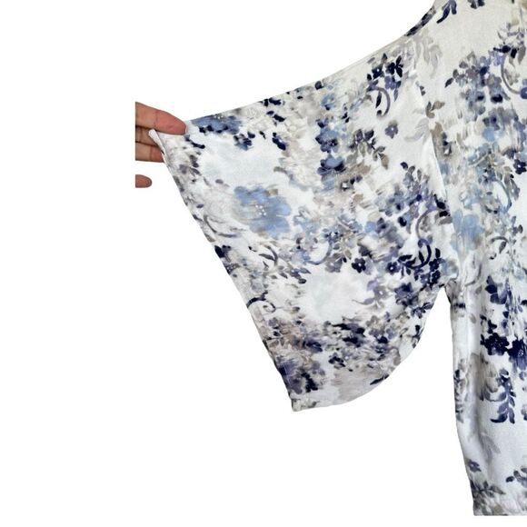 Mahina Womens Tie Front rayon Blouse lightweight floral Sleeve boho Hawaii - Picture 6 of 10